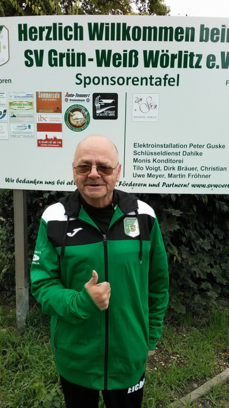 Neuer Fanartikel - Kapuzenjacke - Auf Lager