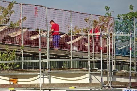 Die Arbeiten zur Sportstättensanierung in Vockerode laufen