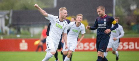 Dessau 05 mit breiter Brust nach Merseburg