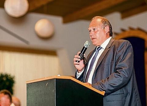 Der Fußball rollt bis zum 19. April nicht