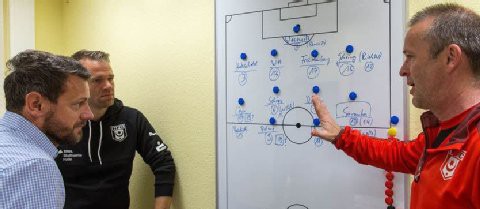 Stefan Böger gewährt Einblick in das Trainerzimmer