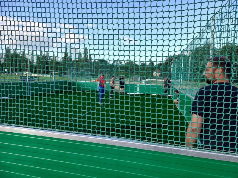 Neuer Kunstrasen im Soccer Court
