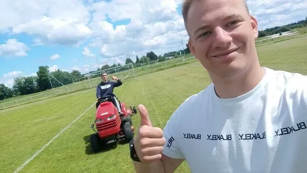 Sportplatzpflege