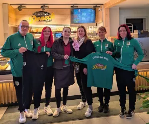 Neue Anzüge für unsere Frauenmannschaft