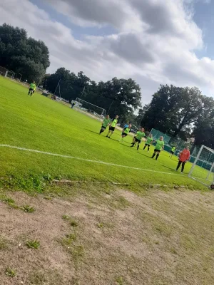 05.09.2021 SV Grün-Weiß Wörlitz vs. Schwarz-Gelb Radega.